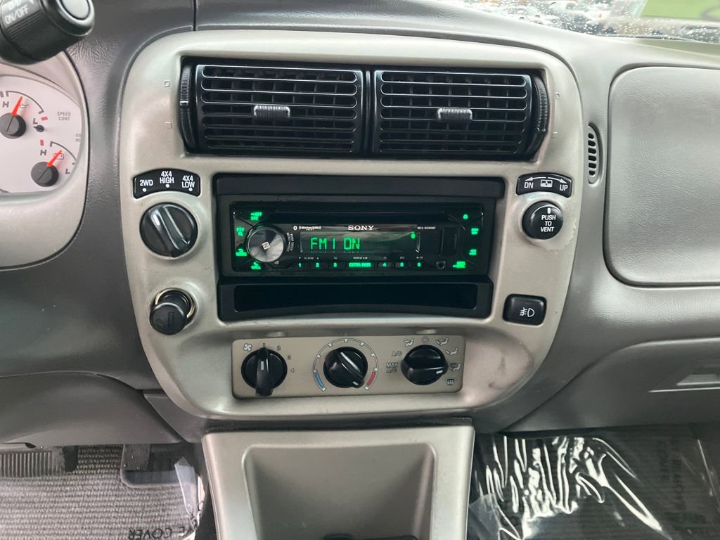 Used 2002 Ford Explorer Sport Trac Base image 22