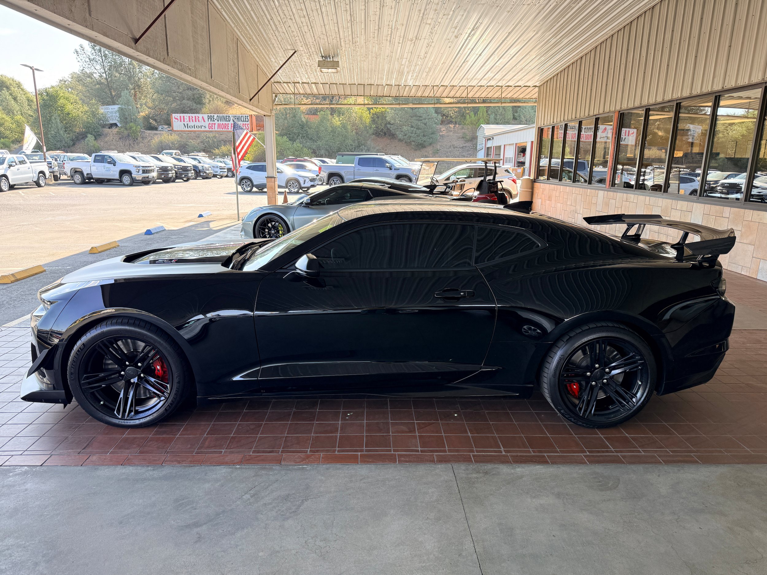 Used 2020 Chevrolet Camaro ZL1 RWD image 1
