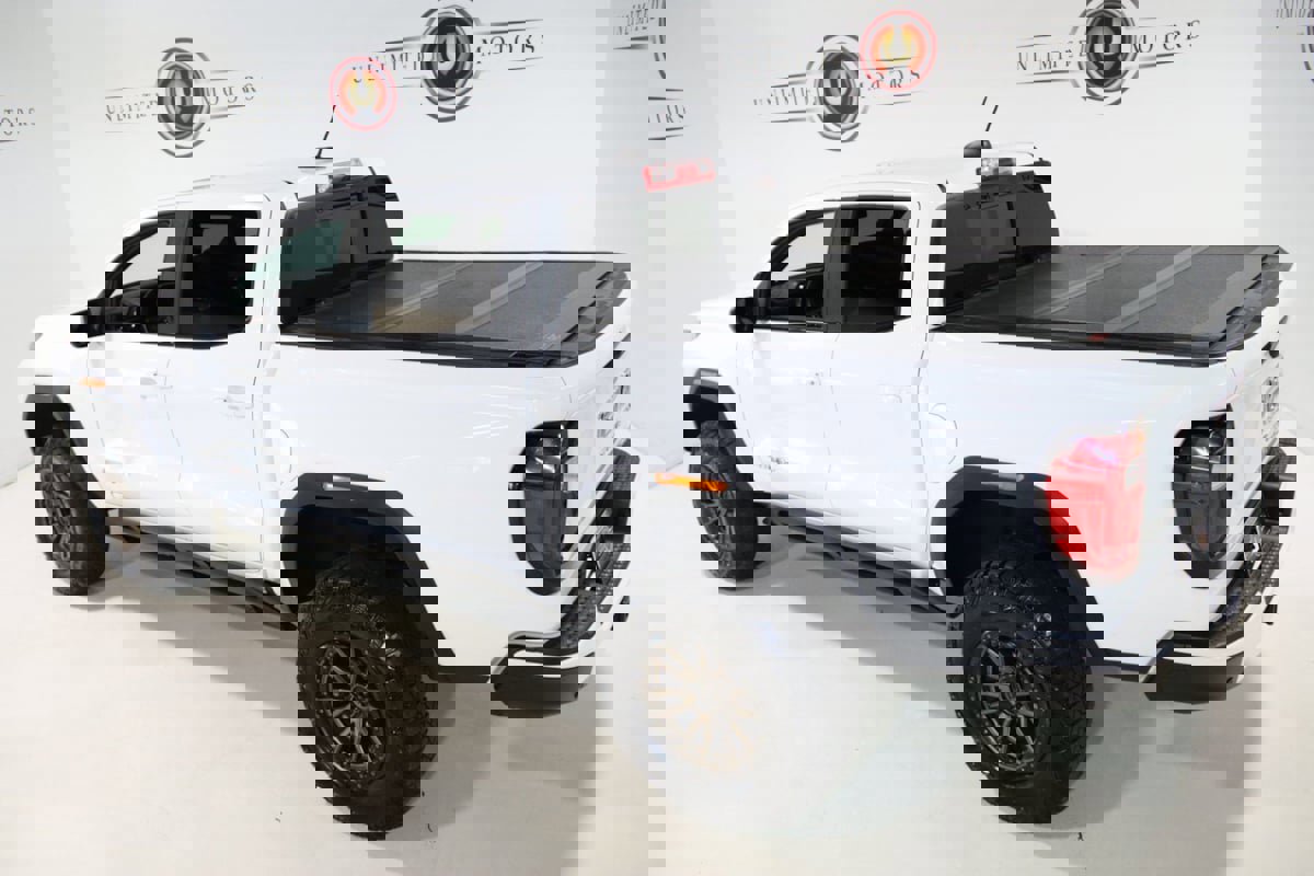 Used 2023 GMC Canyon AT4X image 11