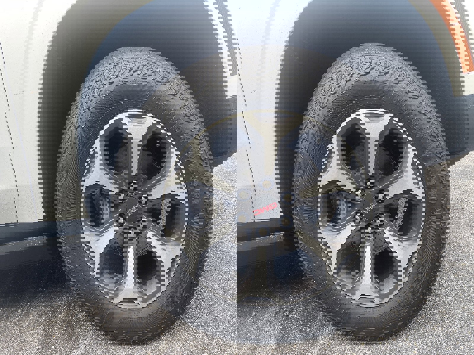 Used 2025 GMC Yukon AT4 Ultimate image 5