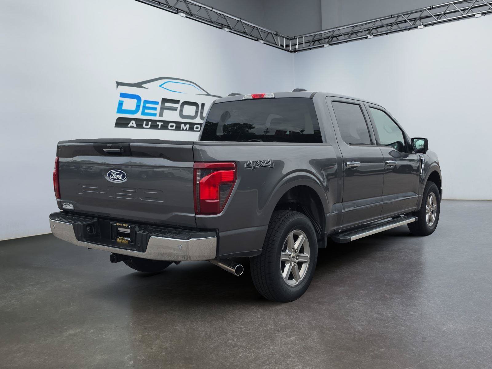 Used 2024 Ford F150 XLT w/ Tow/Haul Package AWD/4WD image 3