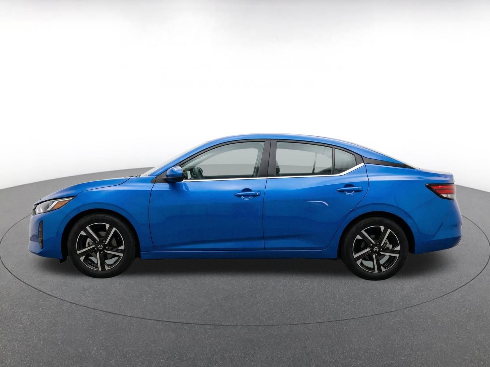 Used 2025 Nissan Sentra SV FWD image 4