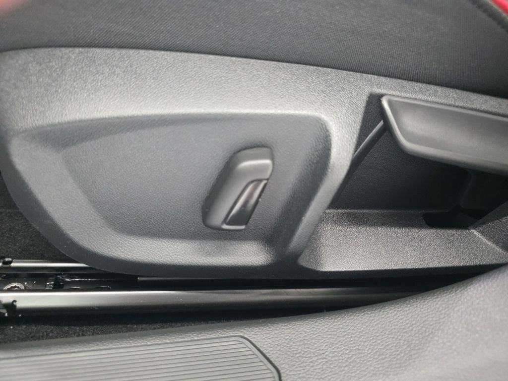 New 2026 Volkswagen GTI SE FWD image 29