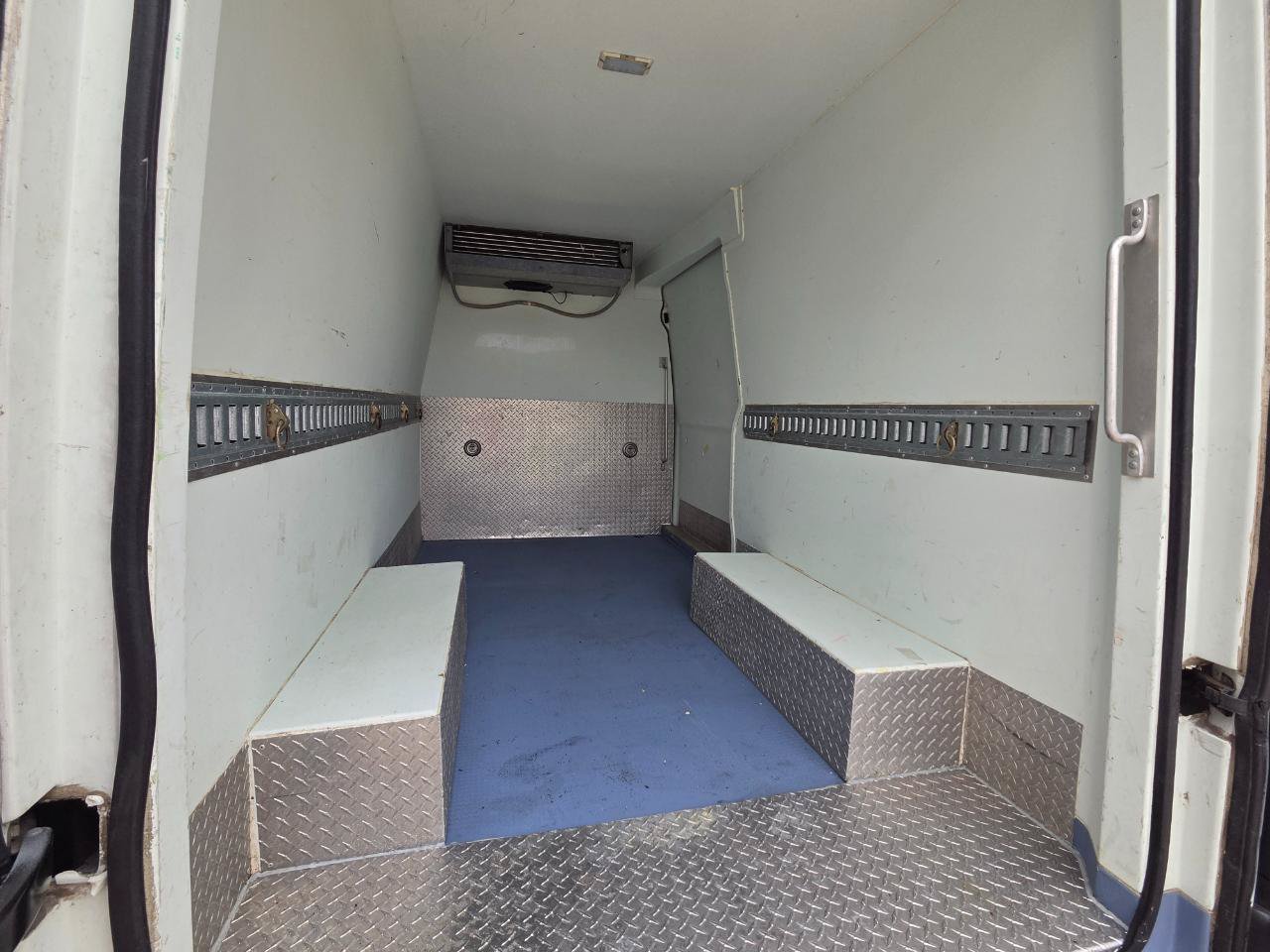 Used 2018 Freightliner Sprinter 3500 RWD image 34