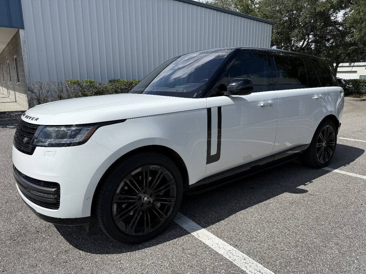 Used 2022 Land Rover Range Rover Long Wheelbase SE AWD/4WD image 1