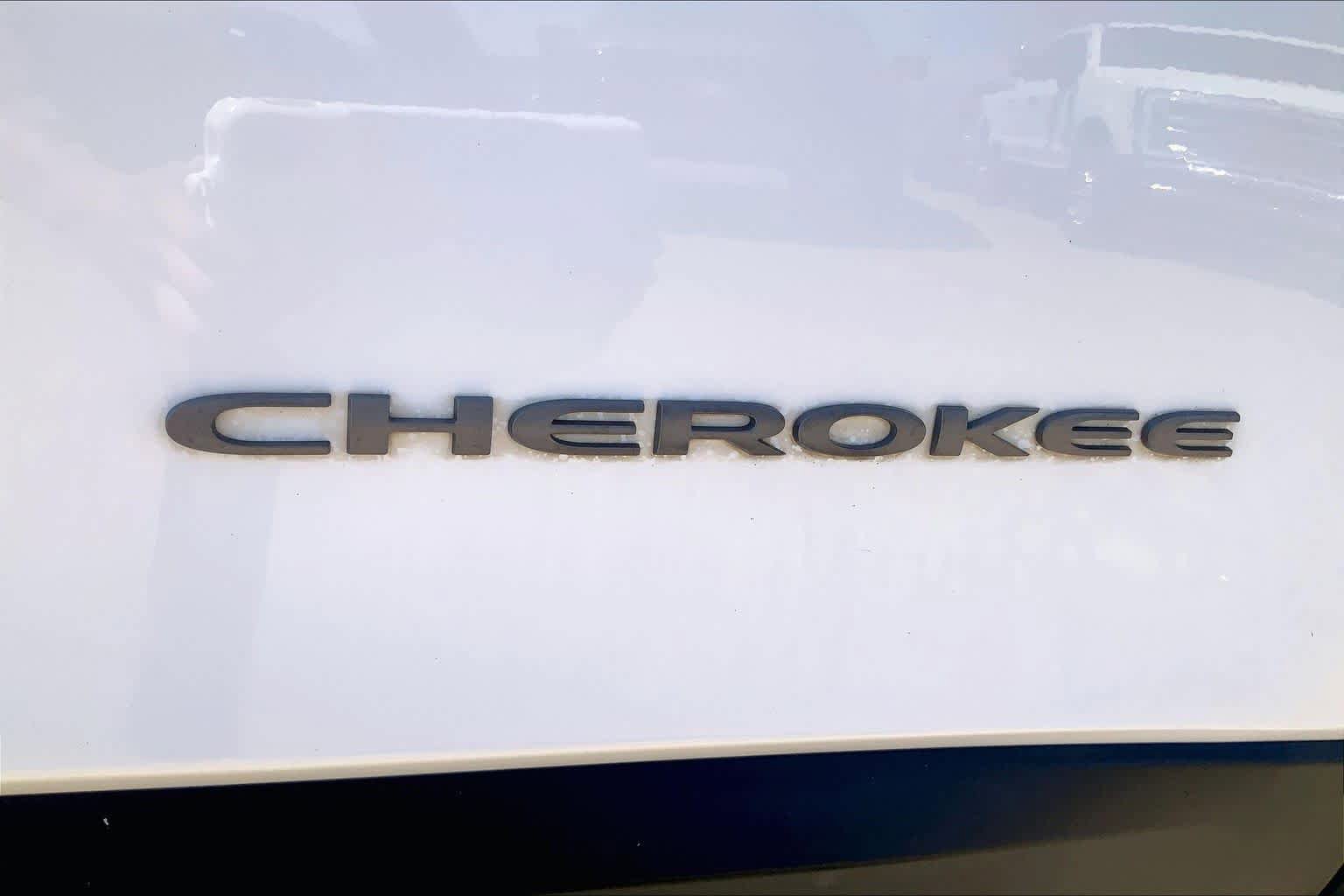 Used 2020 Jeep Cherokee Trailhawk AWD/4WD image 10
