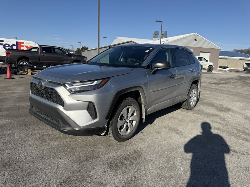 Used 2024 Toyota RAV4 LE image 3
