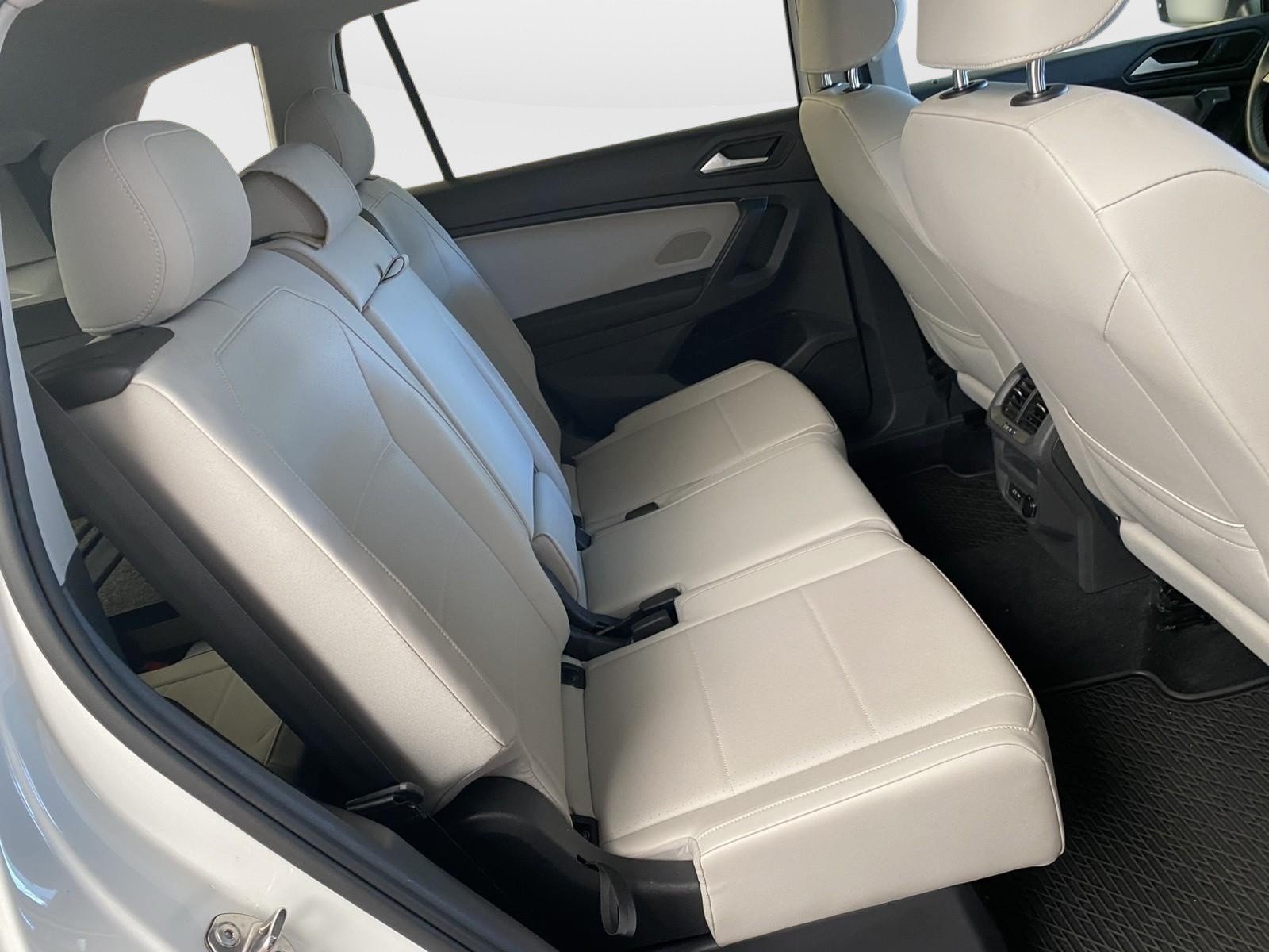 Used 2021 Volkswagen Tiguan SEL w/ 3rd Row Seat Package AWD/4WD image 12