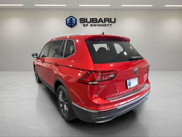 Used 2023 Volkswagen Tiguan SE w/ Panoramic Sunroof Package FWD image 3