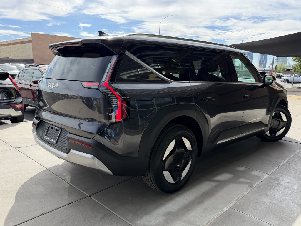 Used 2025 Kia EV9 Wind AWD/4WD image 4
