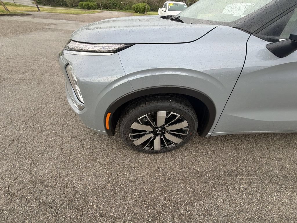 New 2026 Mitsubishi Outlander SEL FWD image 10