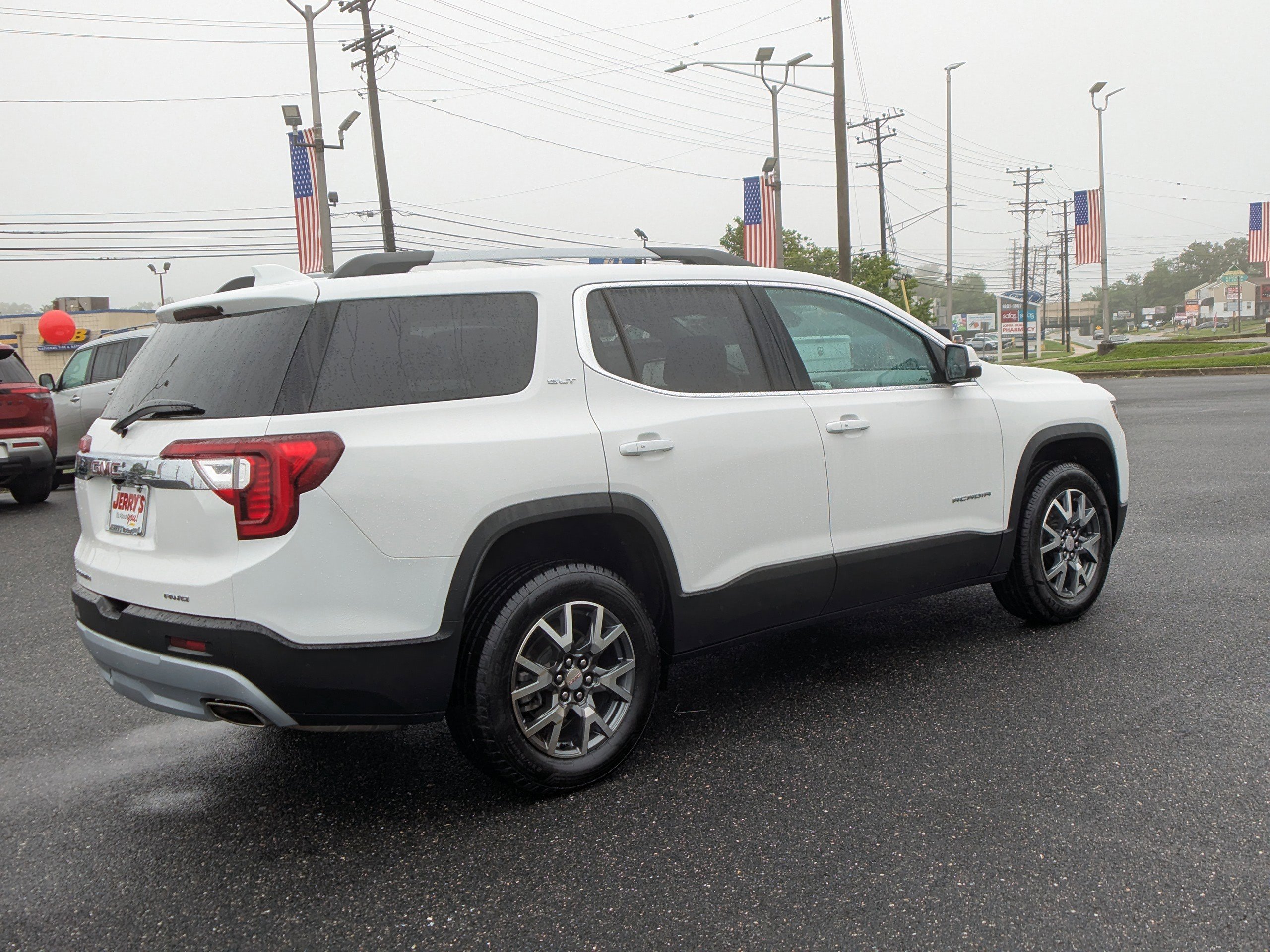Used 2023 GMC Acadia SLT AWD/4WD image 10
