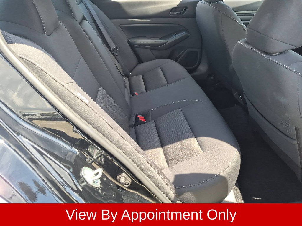Used 2025 Nissan Altima 2.5 SV FWD image 29