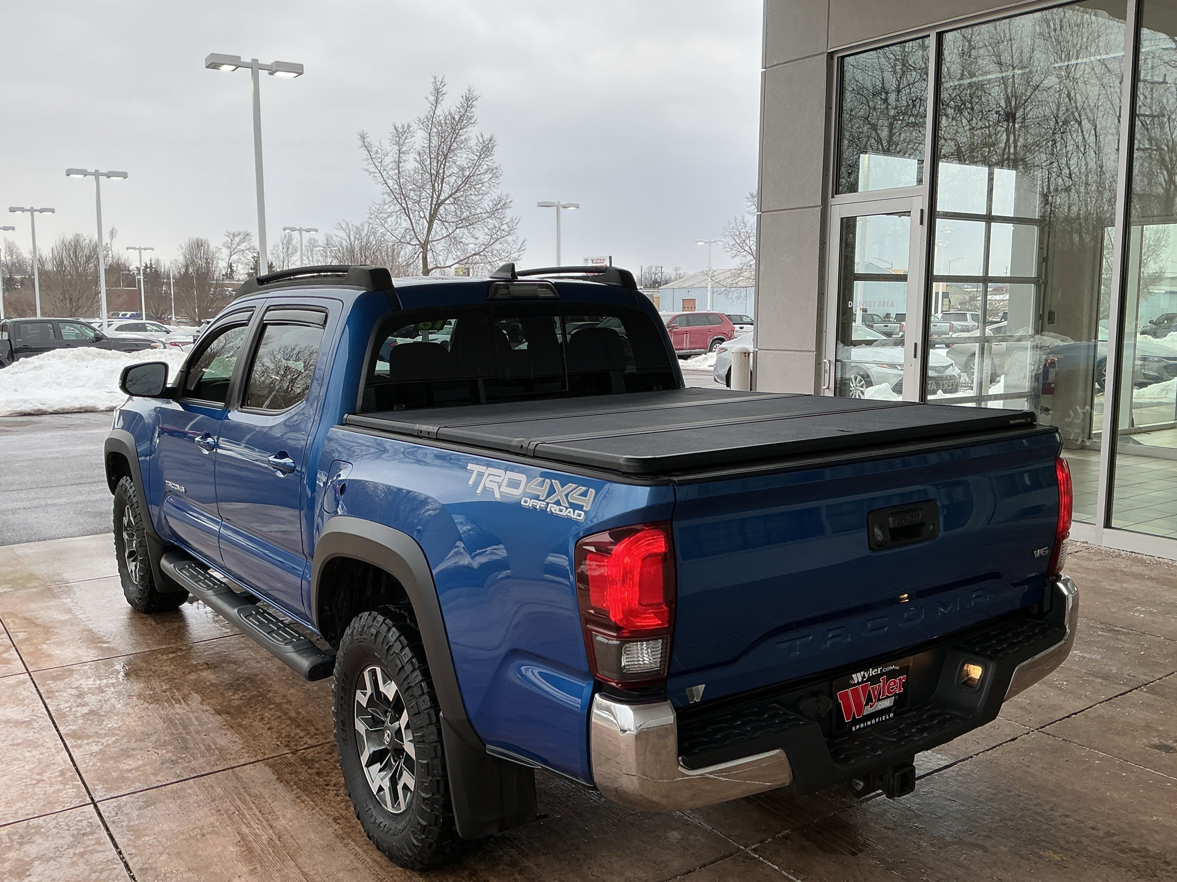 Used 2018 Toyota Tacoma TRD Off-Road image 33