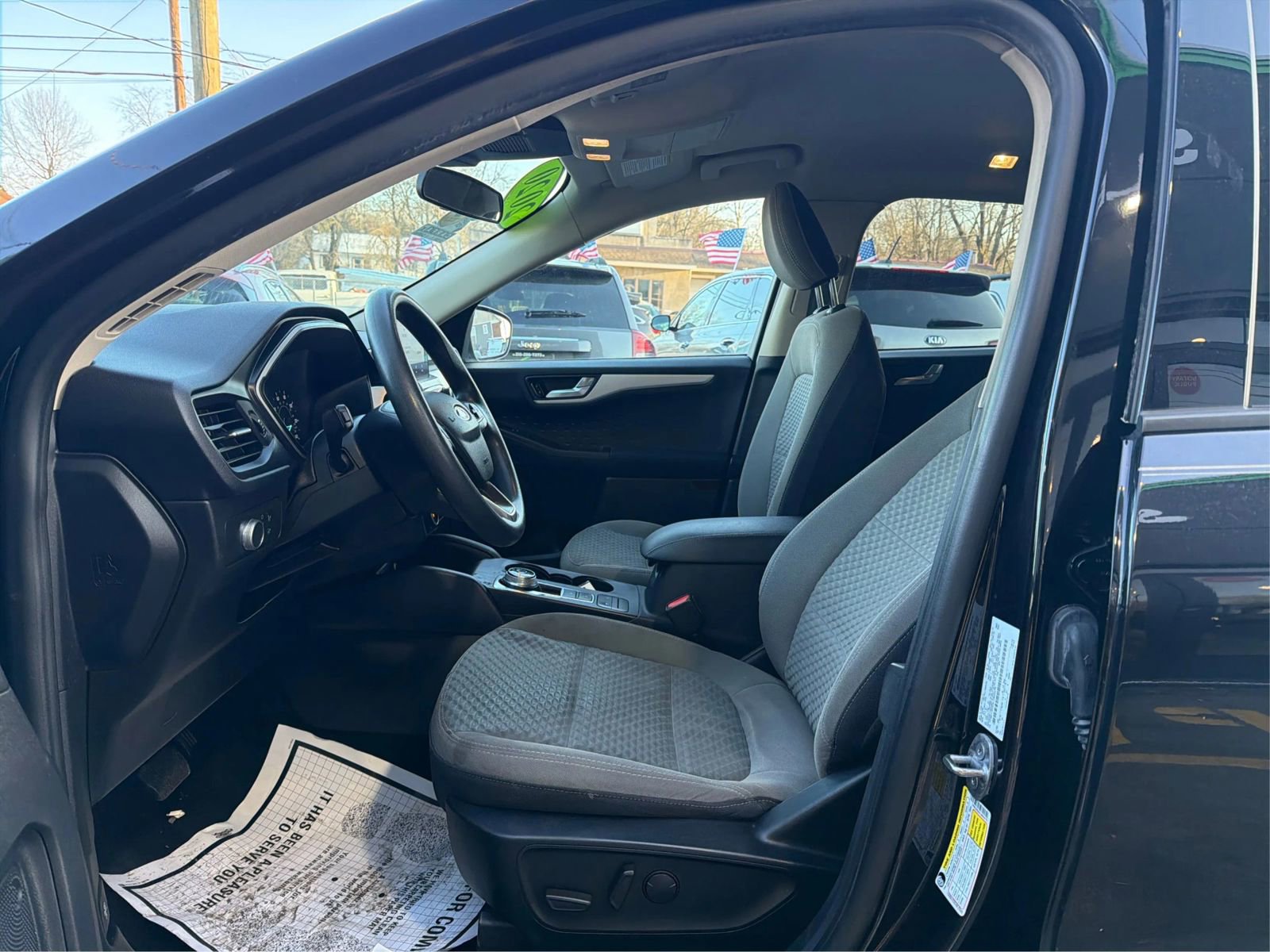 Used 2020 Ford Escape SE image 9