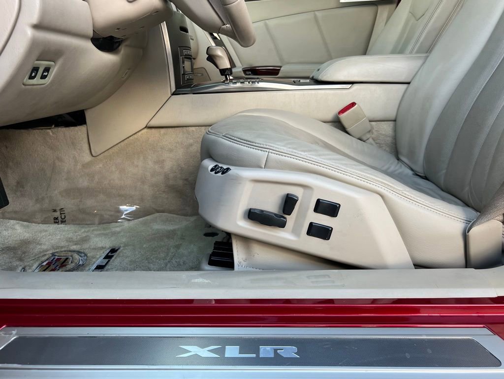 Used 2005 Cadillac XLR Base image 34