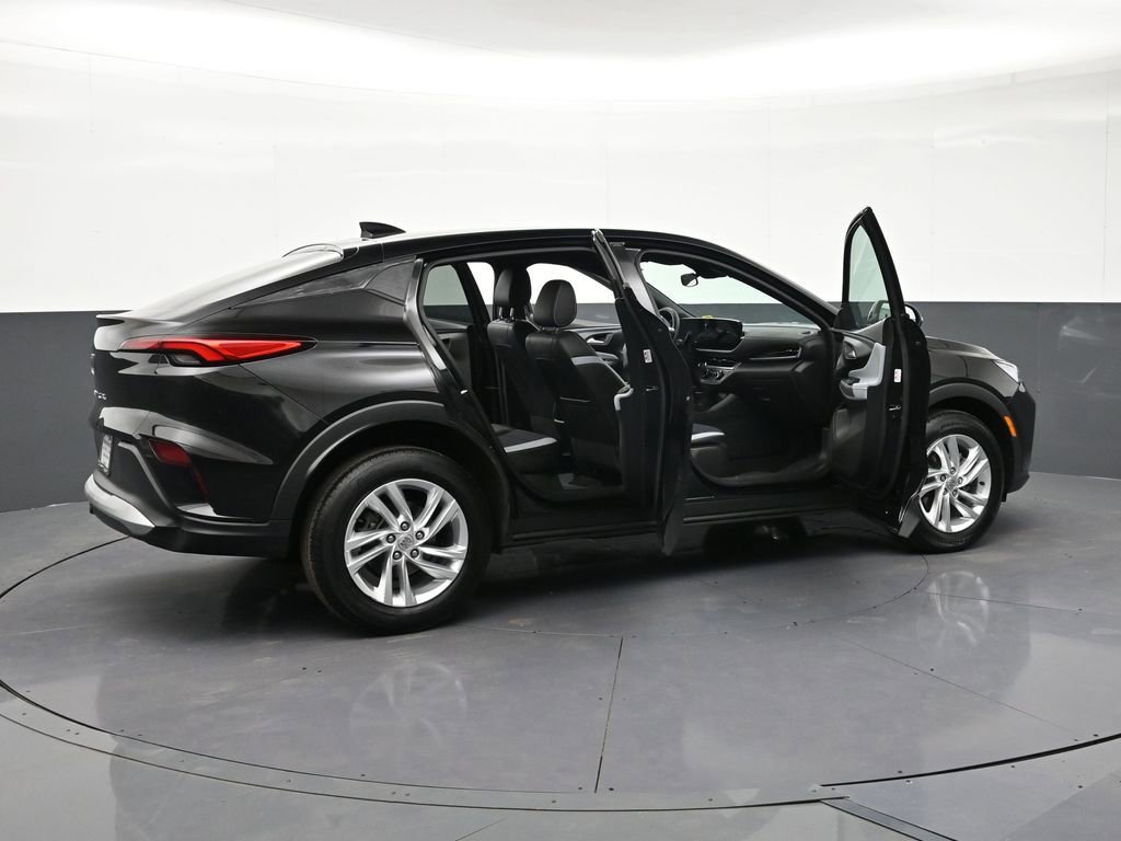 Used 2024 Buick Envista Preferred w/ Advanced Safety Package FWD image 32