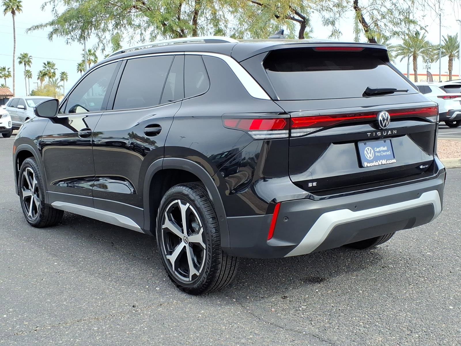 Certified 2025 Volkswagen Tiguan SE AWD/4WD image 5