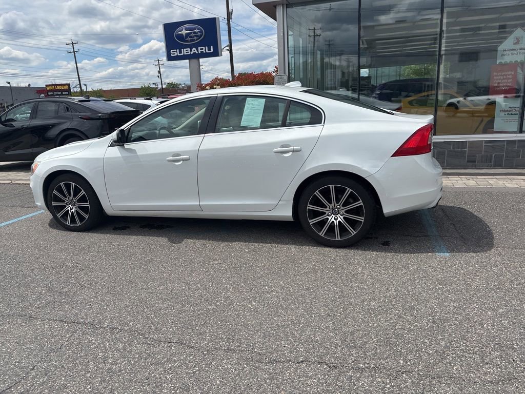 Used 2017 Volvo S60 T5 Inscription FWD image 8