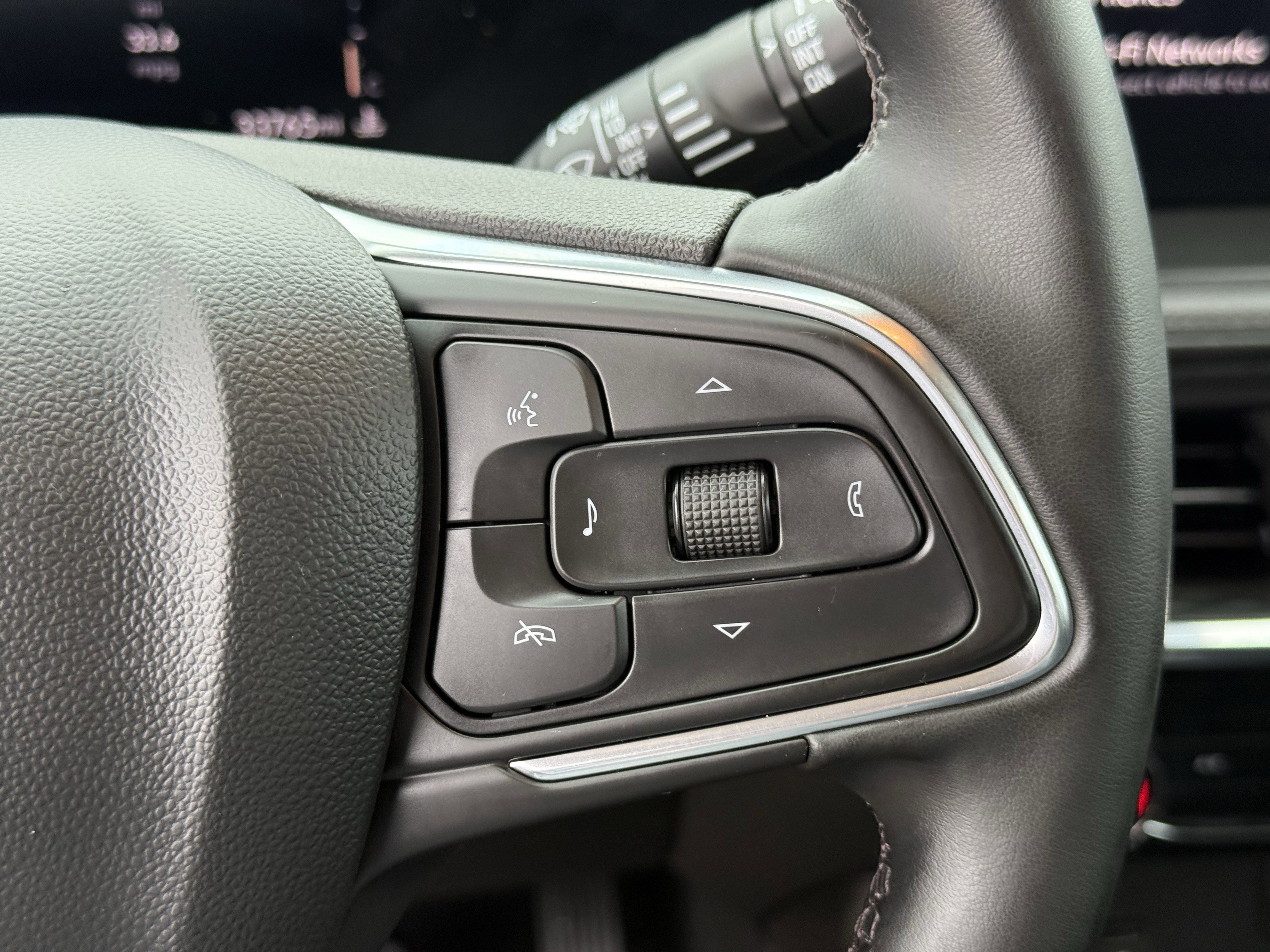 Used 2024 Buick Encore GX Sport Touring image 18