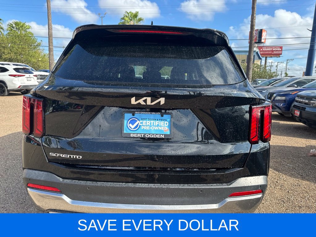Used 2025 Kia Sorento S FWD image 5