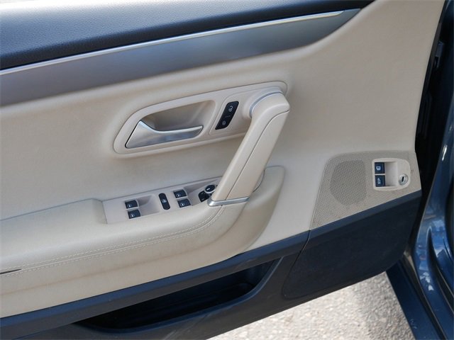 Used 2013 Volkswagen CC Lux image 16