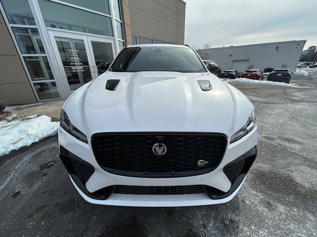 New 2025 Jaguar F-PACE SVR image 10
