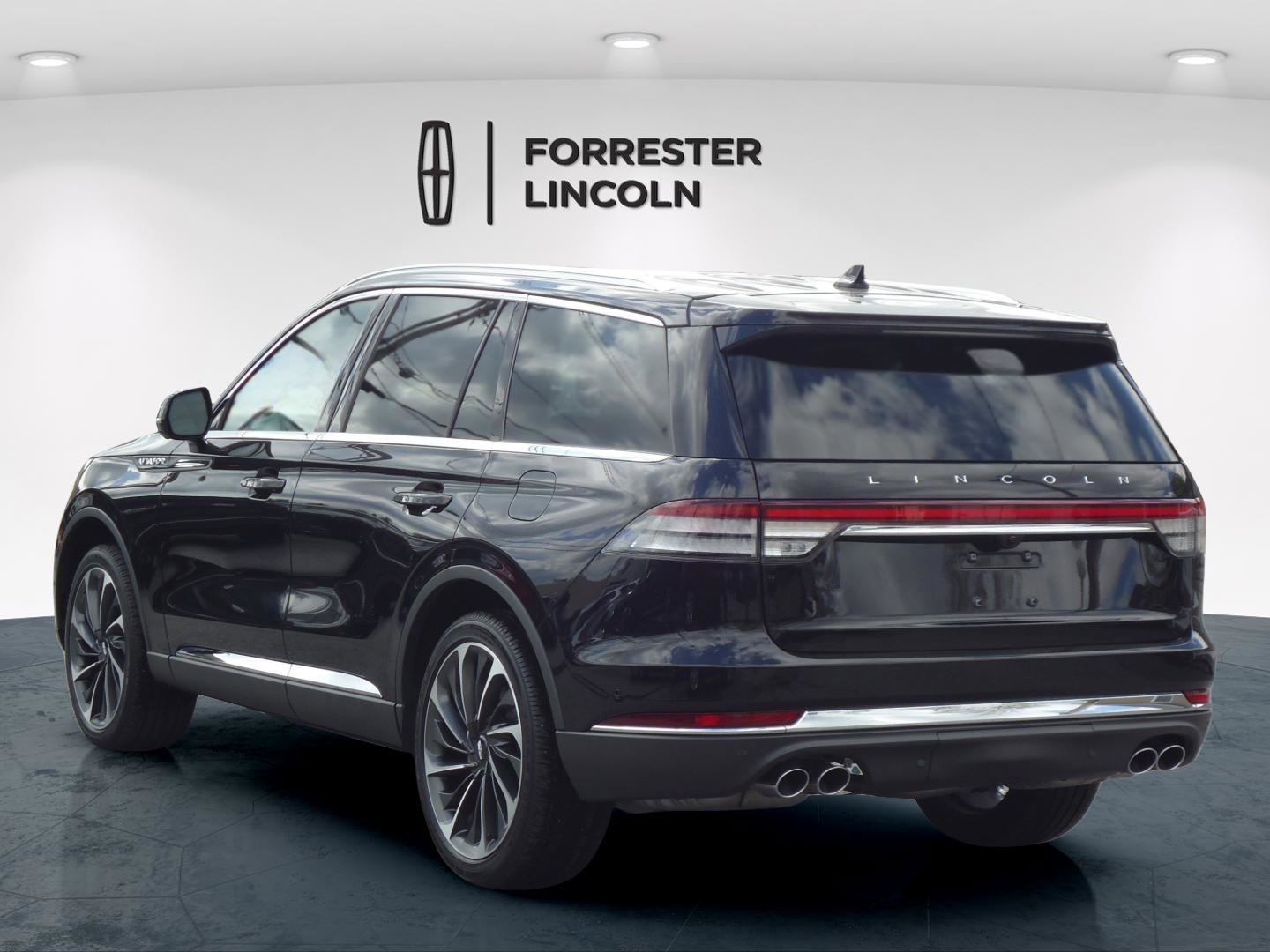 Used 2024 Lincoln Aviator Reserve w/ Equipment Group 201A image 5