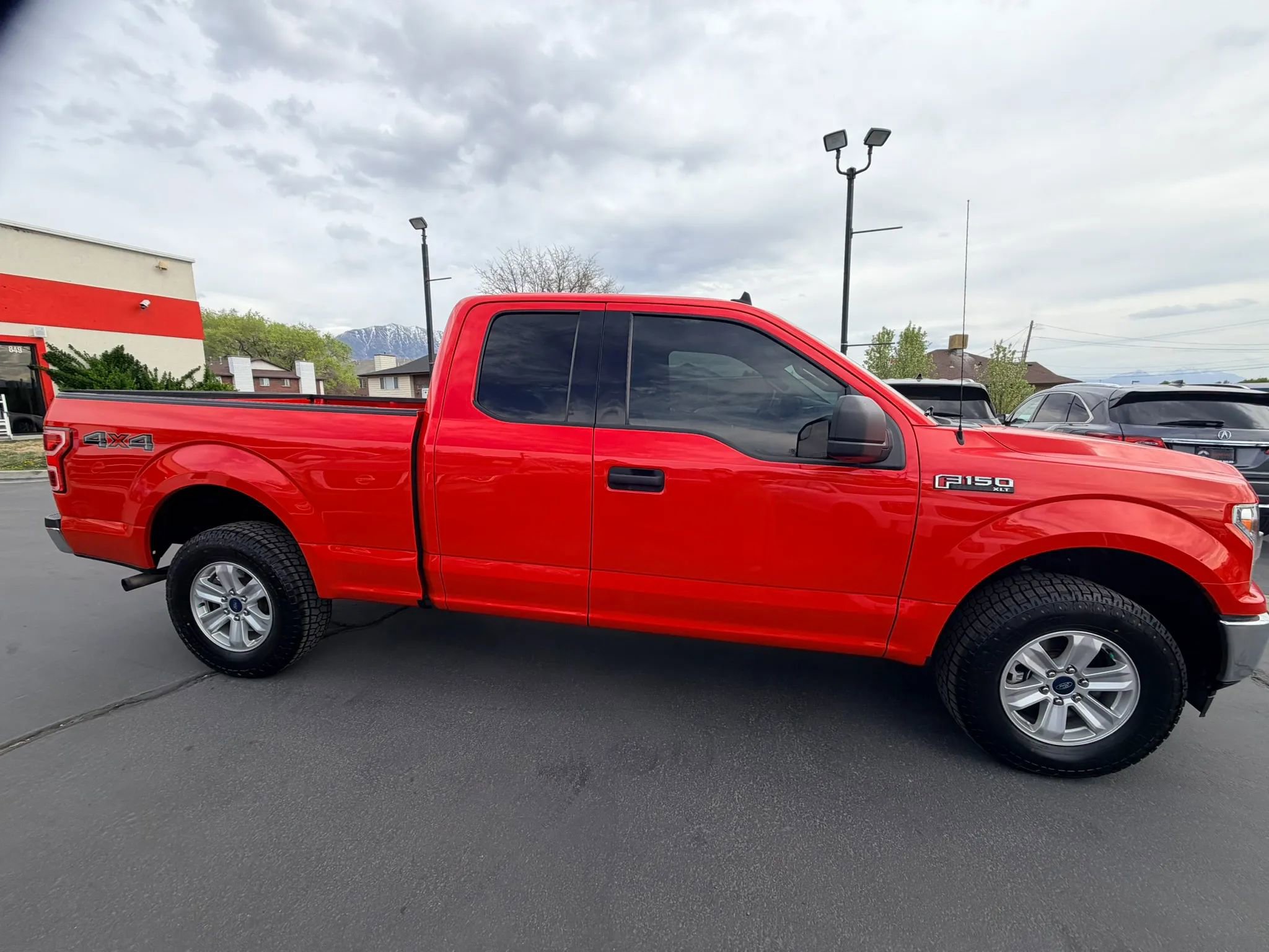 Used 2020 Ford F150 XLT image 3