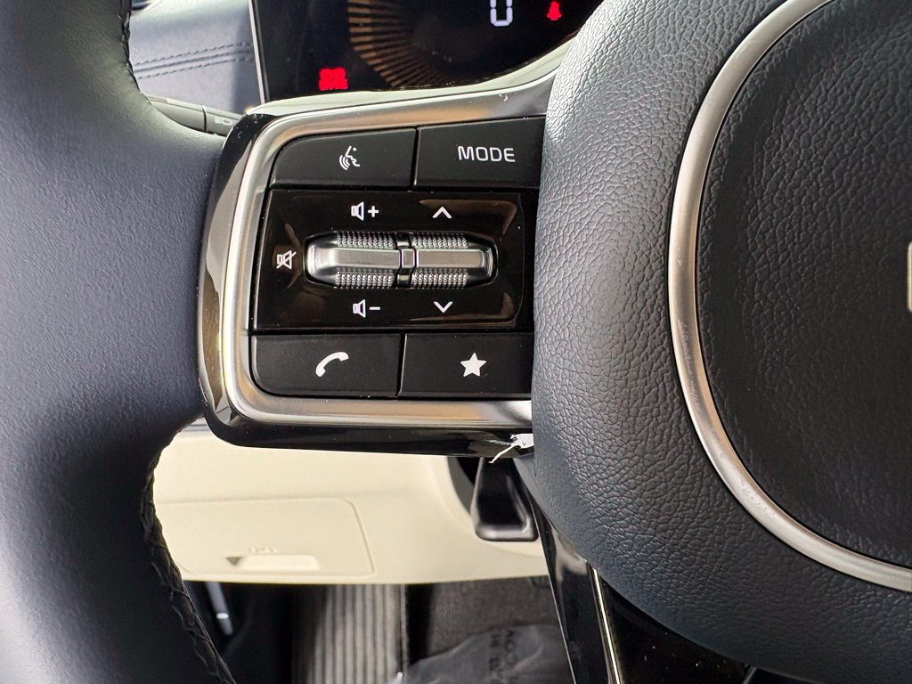 New 2026 Kia Carnival EX FWD image 23