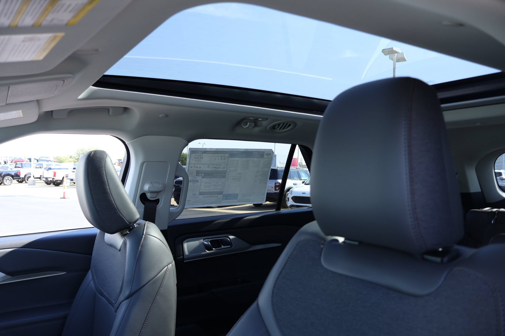 New 2026 Ford Explorer Active w/ Active Comfort Package AWD/4WD image 17