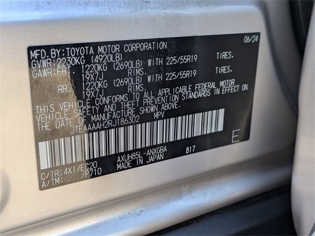 Used 2024 Toyota Venza XLE image 30