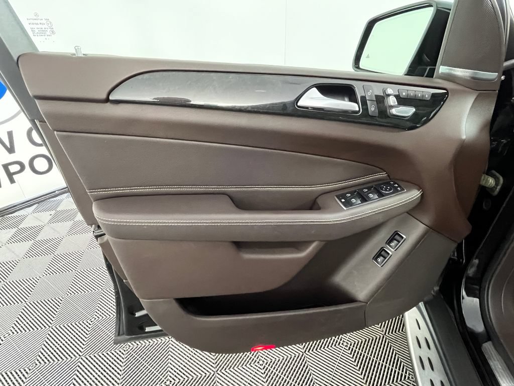 Used 2018 Mercedes-Benz GLS 450 4MATIC image 29