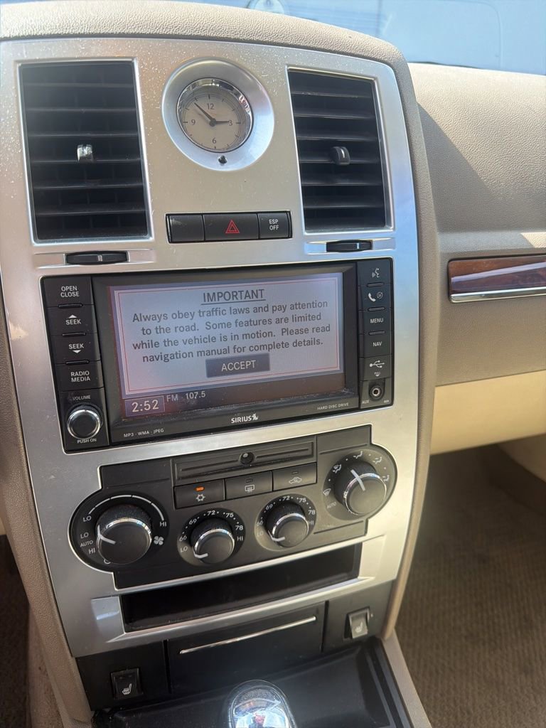 Used 2009 Chrysler 300 C image 11