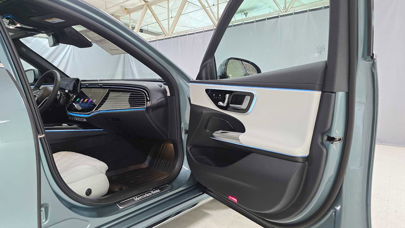 New 2026 Mercedes-Benz E 450 4MATIC Sedan image 10