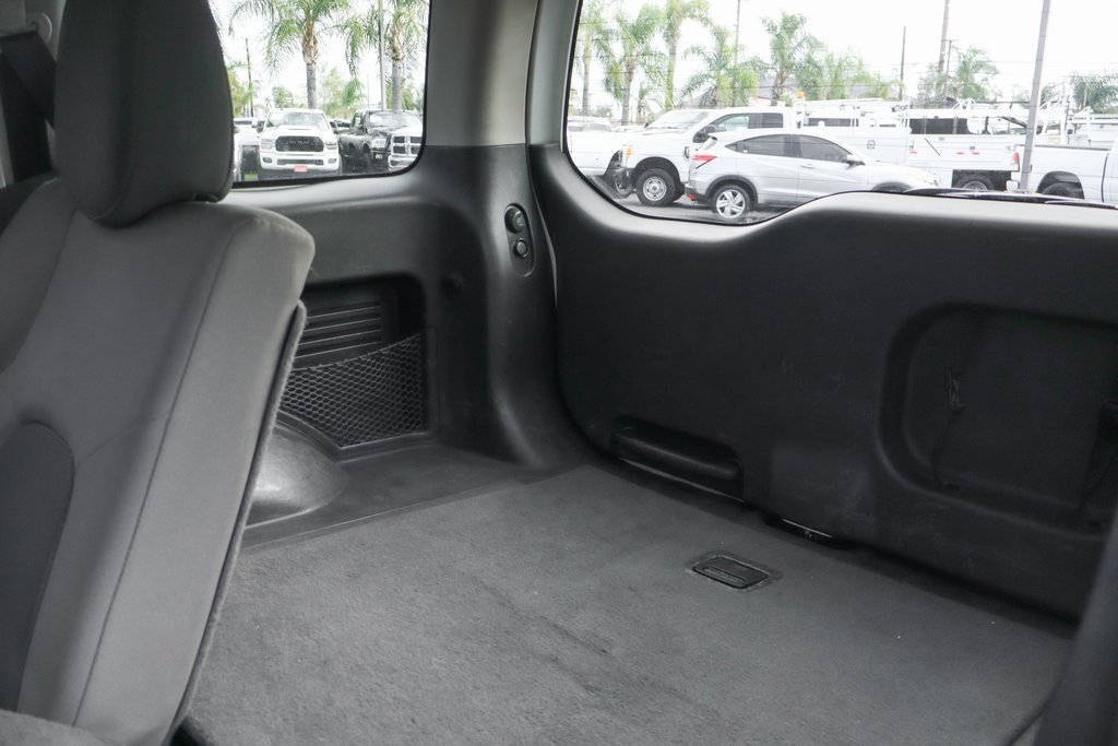 Used 2015 Nissan Xterra X image 32