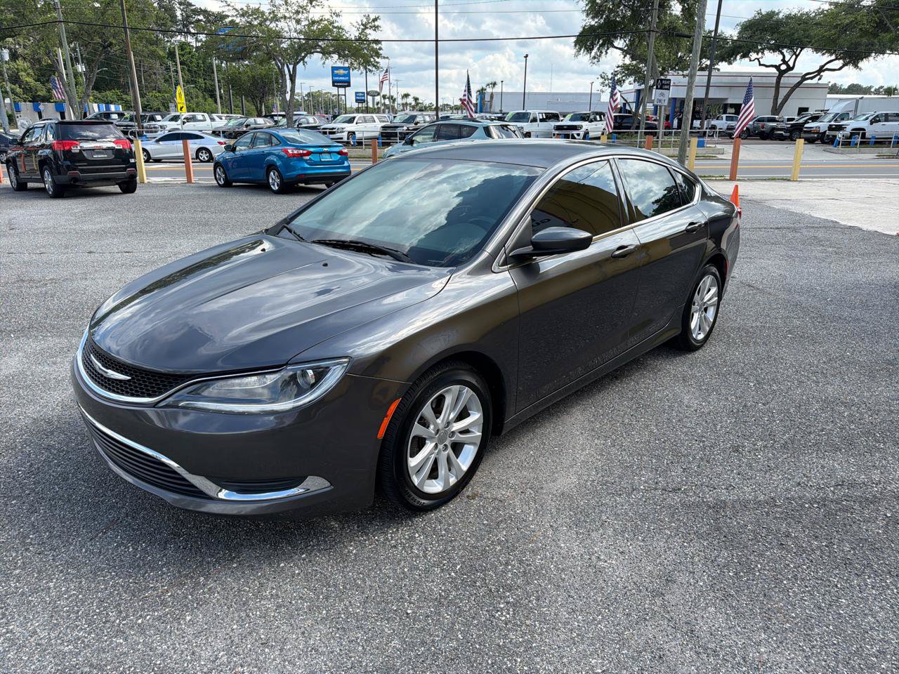Used 2016 Chrysler 200 Limited FWD image 2