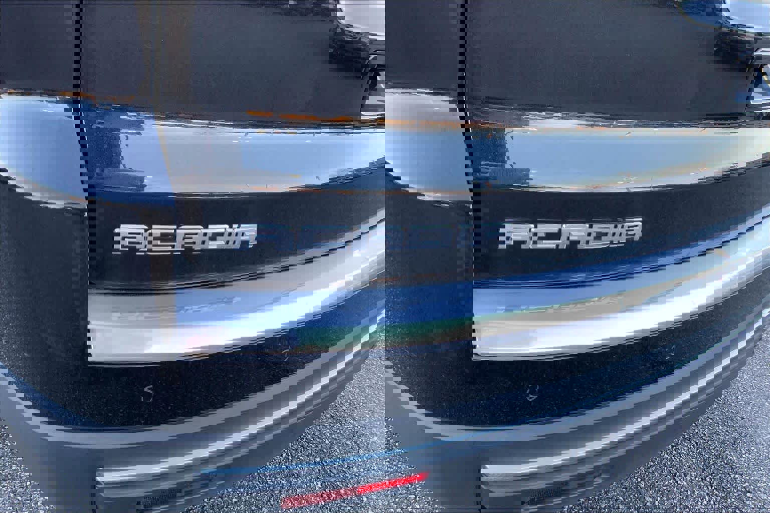 Used 2015 GMC Acadia SLT image 30