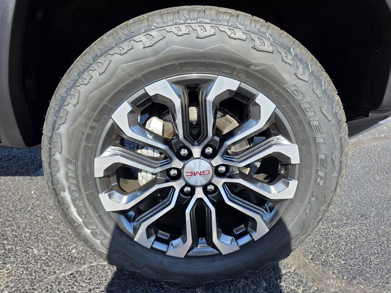 Used 2024 GMC Canyon Denali AWD/4WD image 36