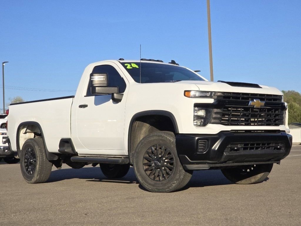 Used 2024 Chevrolet Silverado 3500 W/T AWD/4WD image 2