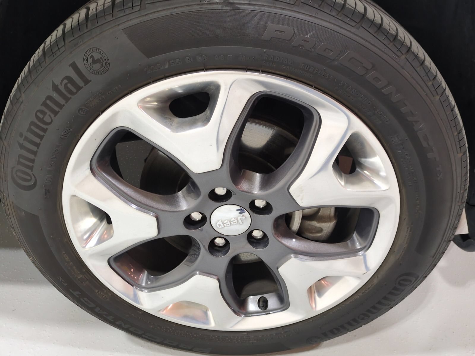 Used 2019 Jeep Compass Limited AWD/4WD image 9