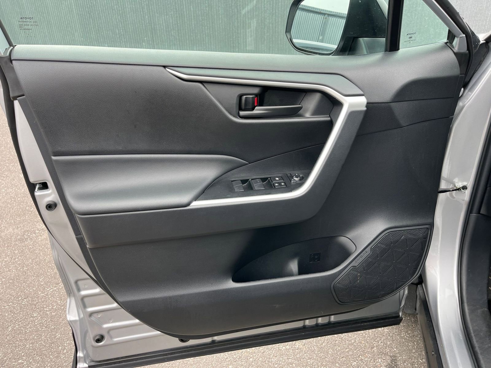 Used 2025 Toyota RAV4 LE image 20