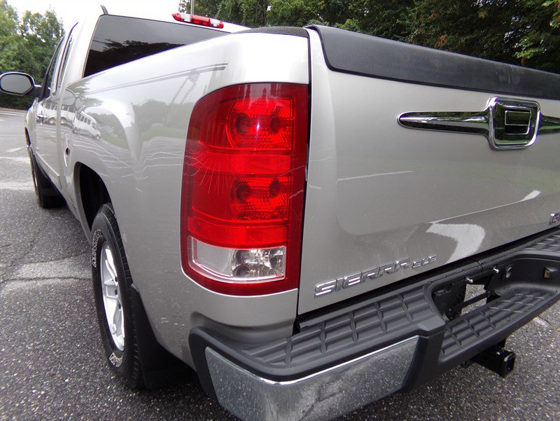 Used 2008 GMC Sierra 1500 SLE w/ Power Pack Plus RWD image 10