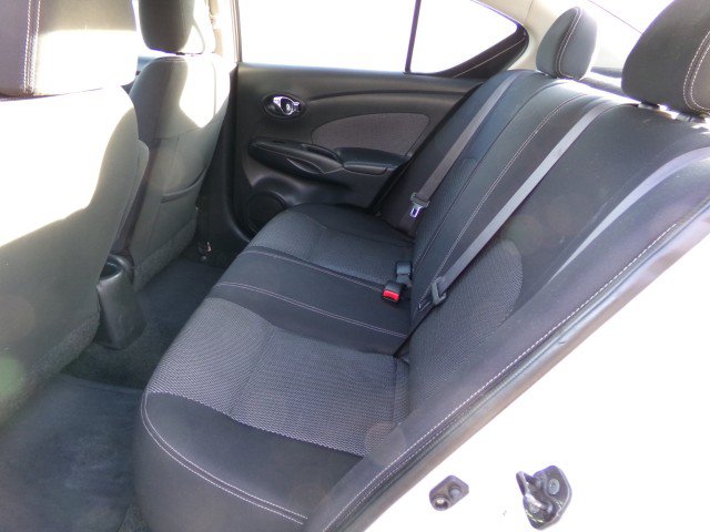 Used 2014 Nissan Versa SV FWD image 15