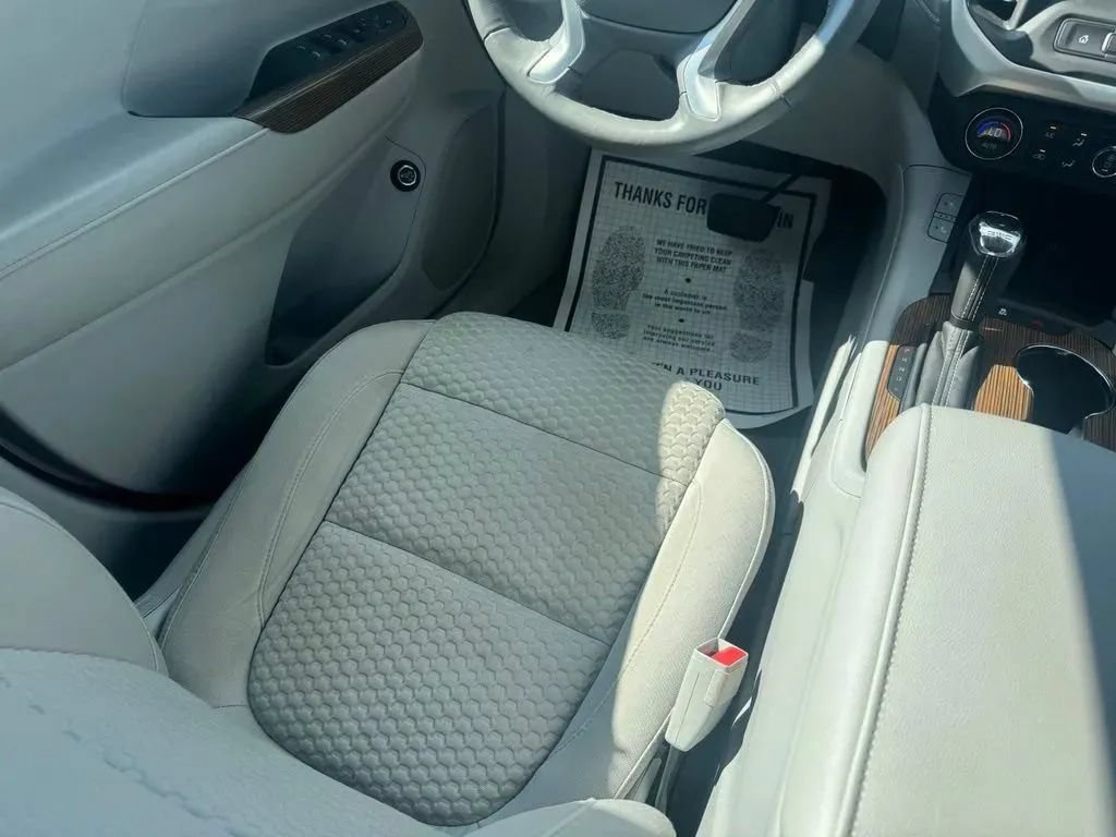 Used 2017 GMC Acadia SLE FWD image 21