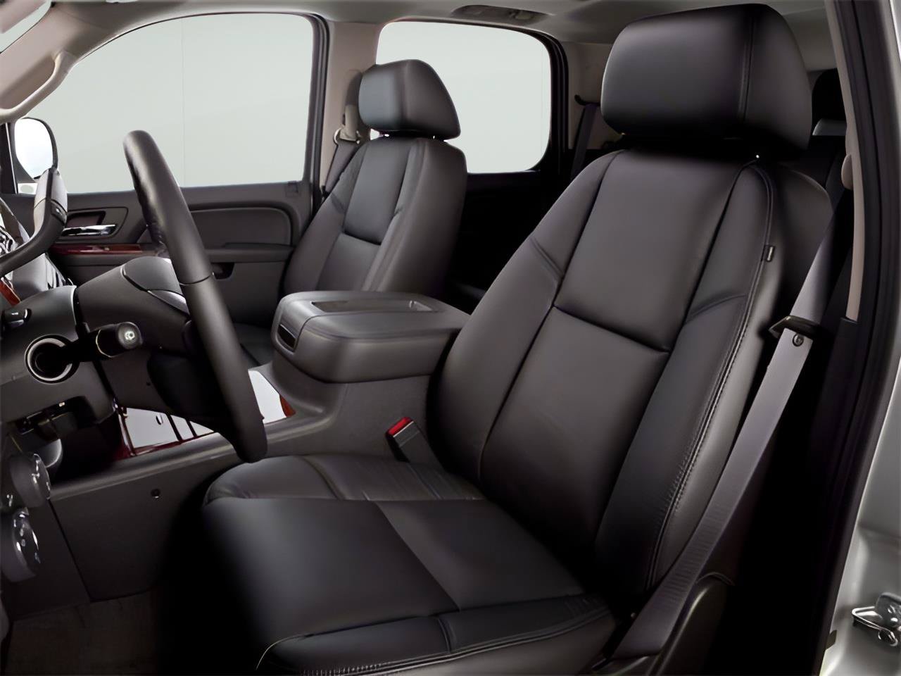 Used 2011 Chevrolet Tahoe LT w/ Luxury Package AWD/4WD image 45