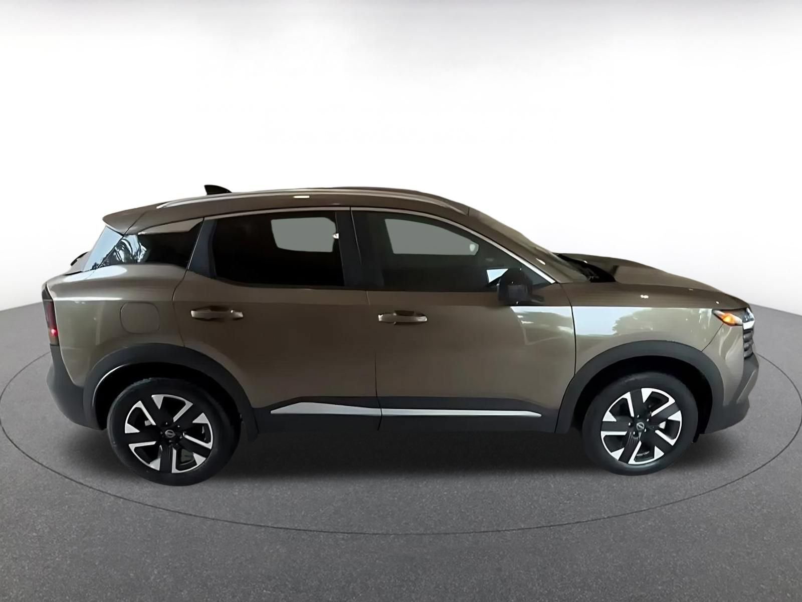 Used 2026 Nissan Kicks SV w/ Cold Weather Package AWD/4WD image 16