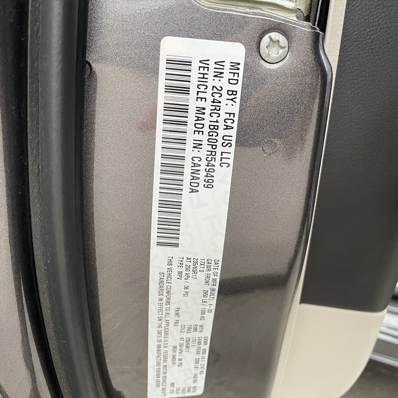 Used 2023 Chrysler Pacifica Touring-L image 28