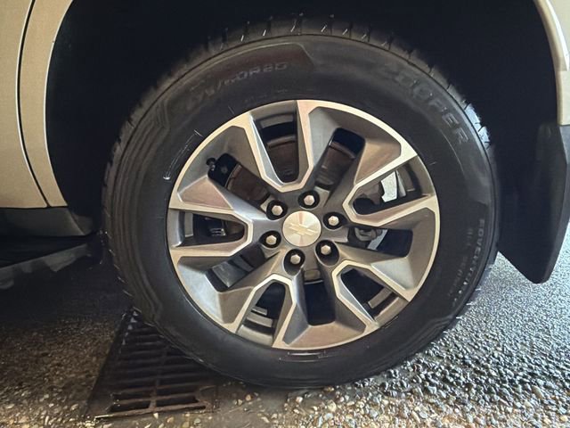 Used 2022 Chevrolet Tahoe LT w/ Luxury Package image 10