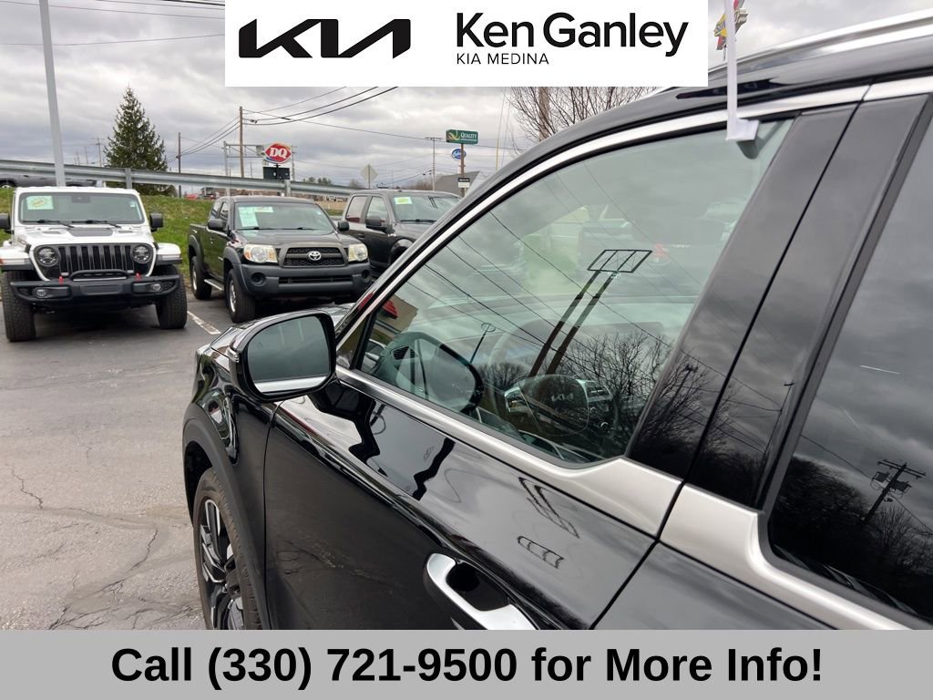 Used 2025 Kia Telluride SX w/ SX Captain's Chair Package image 25